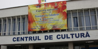 Expo-tîrgul „Toamna la Glodeni” a dat start activităților, consacrate  Hramului orașului